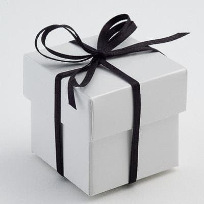 White Glossy Wedding Favour Boxes 5cm Cube with Lid (10 Pack)