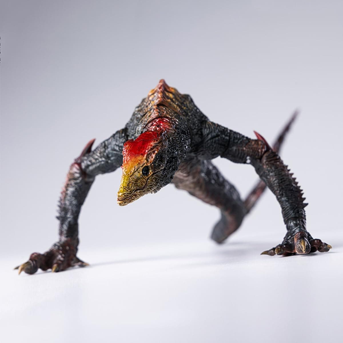 Godzilla vs. Kong Skullcrawler Action Figure, 4.33-Inch Collectible Movie Monster Figure, Hand-Painted Movable Skeleton Crawler Model for Fans and Collectors – King of Monsters Series
