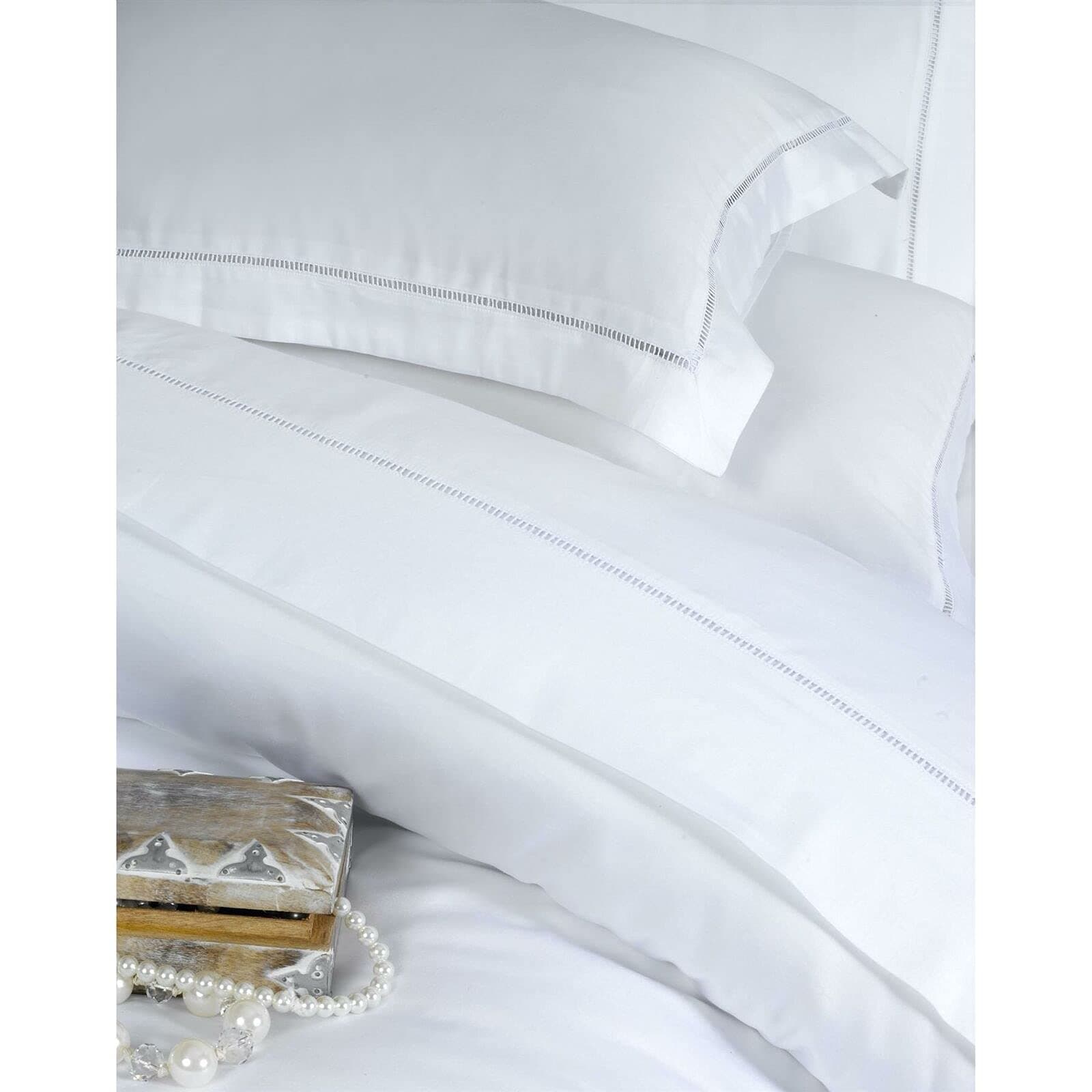Emma Barclay 1000 Thread Count Duvet Cover in White - Super King Bed