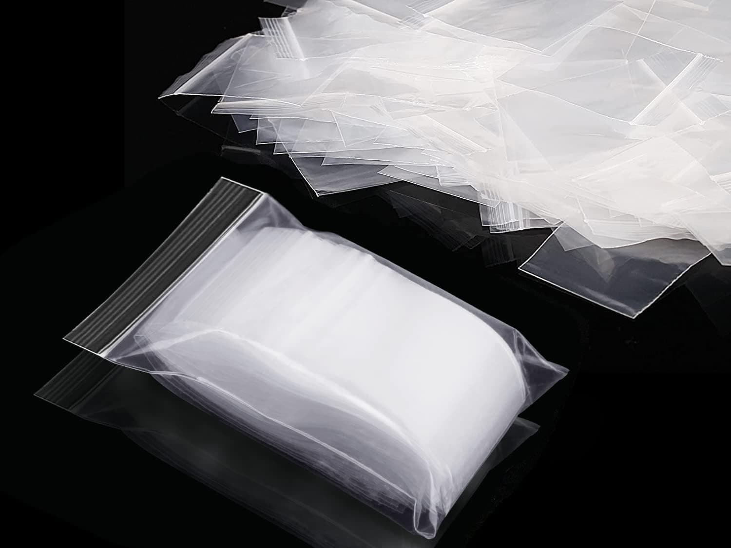 600 Pcs Small Plastic Bags Sealable Grip Seal Bags 6 * 4cm Ziplock Resealable Clear Plastic Tiny Transparent Polythene Pouches for Kitchen DIY Arts Crafts Office Jewellery Storage Baggies