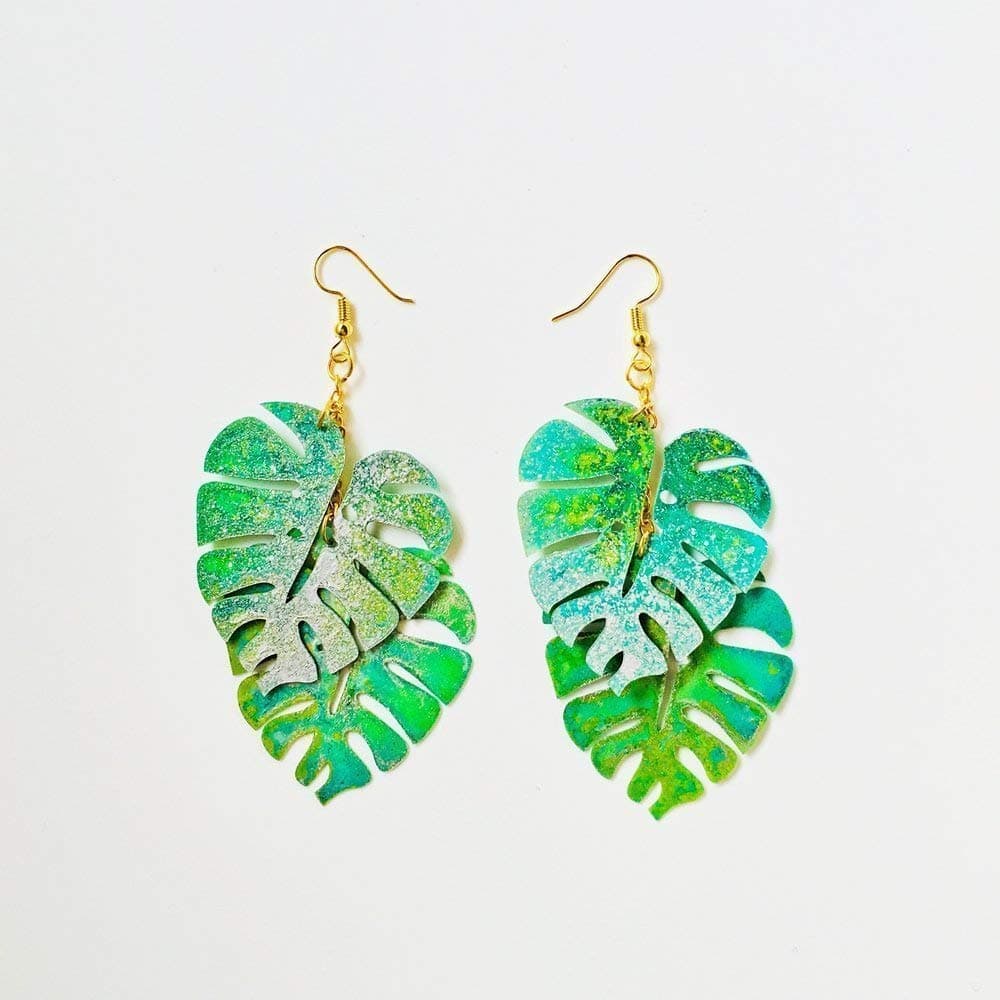 Monstera leaf drops earring - Tropical leaf earrings - Trending jewelry - Rockabilly Monstera Jewelry - Novelty earring - Cool earrings