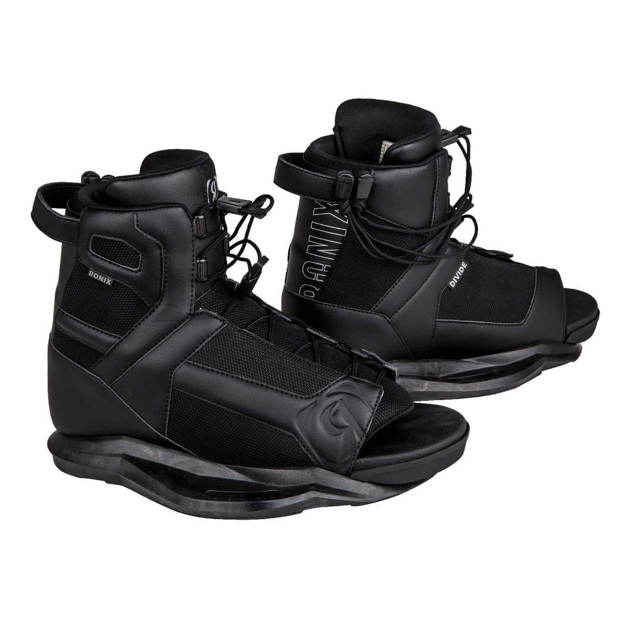 Ronix Mens District Wake Boots - Black - Stage 2 Liner - Autolock Technology. Classic S.O.L.E. Ankle Harness