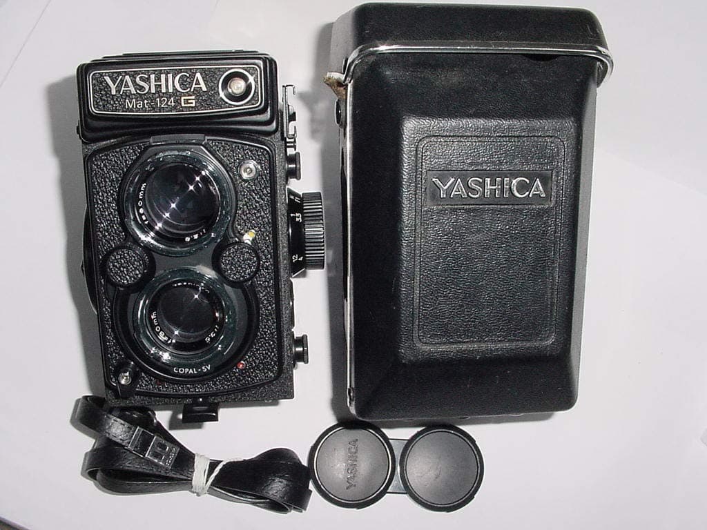 Yashica Mat 124 G TLR Medium Format Vintage Film Camera with 80mm Lens