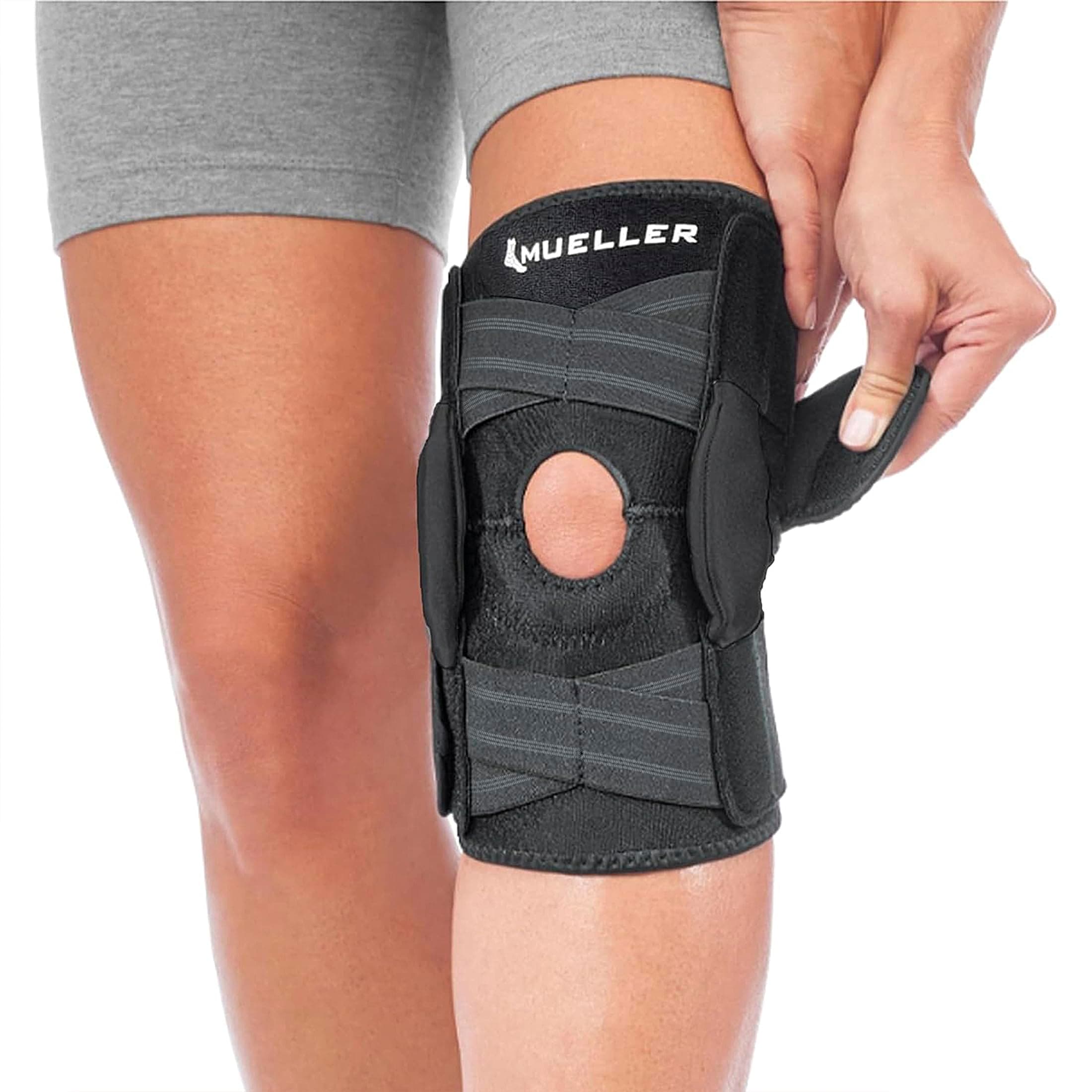 海外直送品Mueller Sport Care Adjustable Hinged Knee Brace One Size, each by Mueller Sport Care