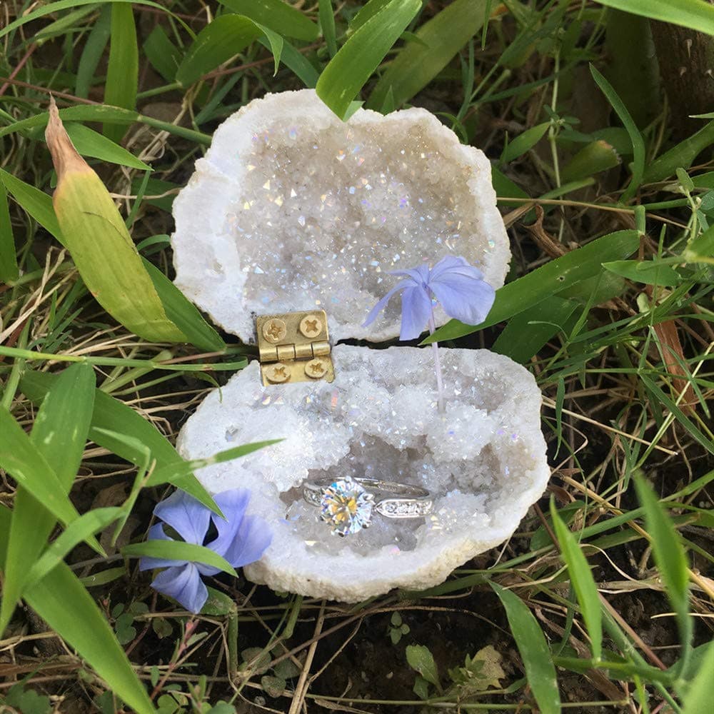 simplecrystal Natural Geode Ring Box, Secret Proposal, Proposal Ideas, Engagement Ring Box -White (white)