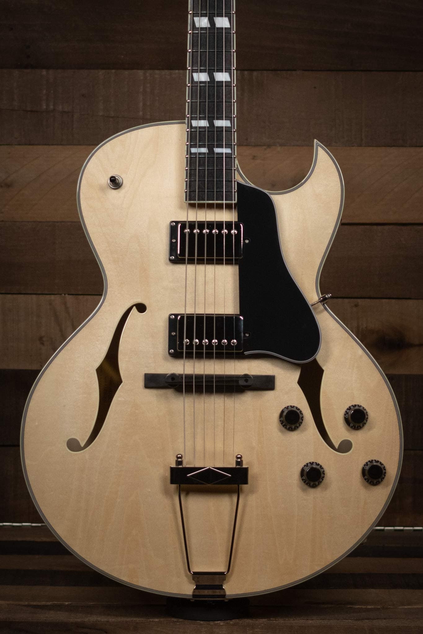 Eastman AR372CE Archtop Guitar with hard case