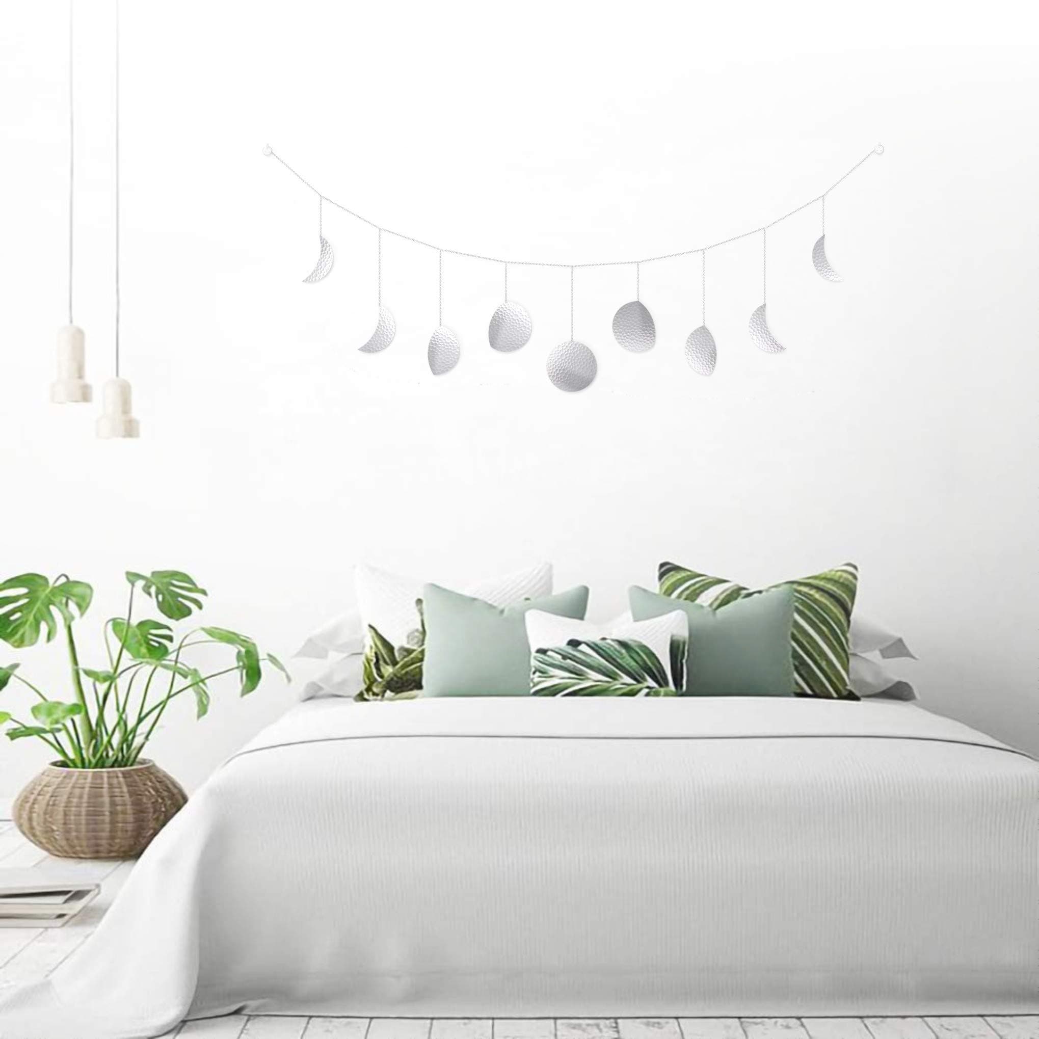 Mkono Moon Phase Wall Hanging Matel Garland Chic Art Bohemian Home Decor Boho Christmas Ornaments for Bedroom Above the Bed Living Room Dorm Nursery Apartment Office, Gold