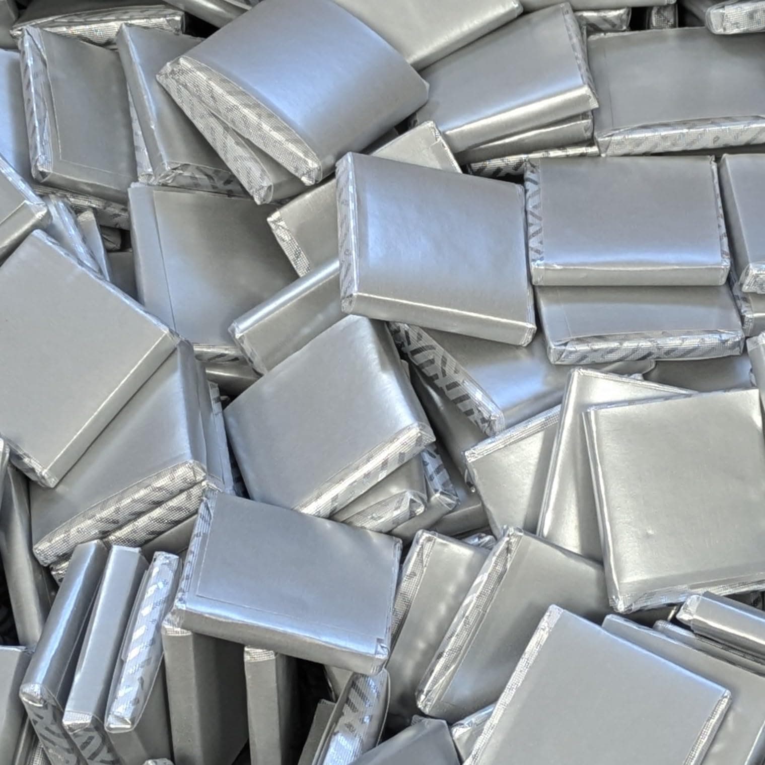 Milk Chocolate Neapolitans Plain Blank Foil Wrapped Event Party Favour Sweets (250, Silver Foil)