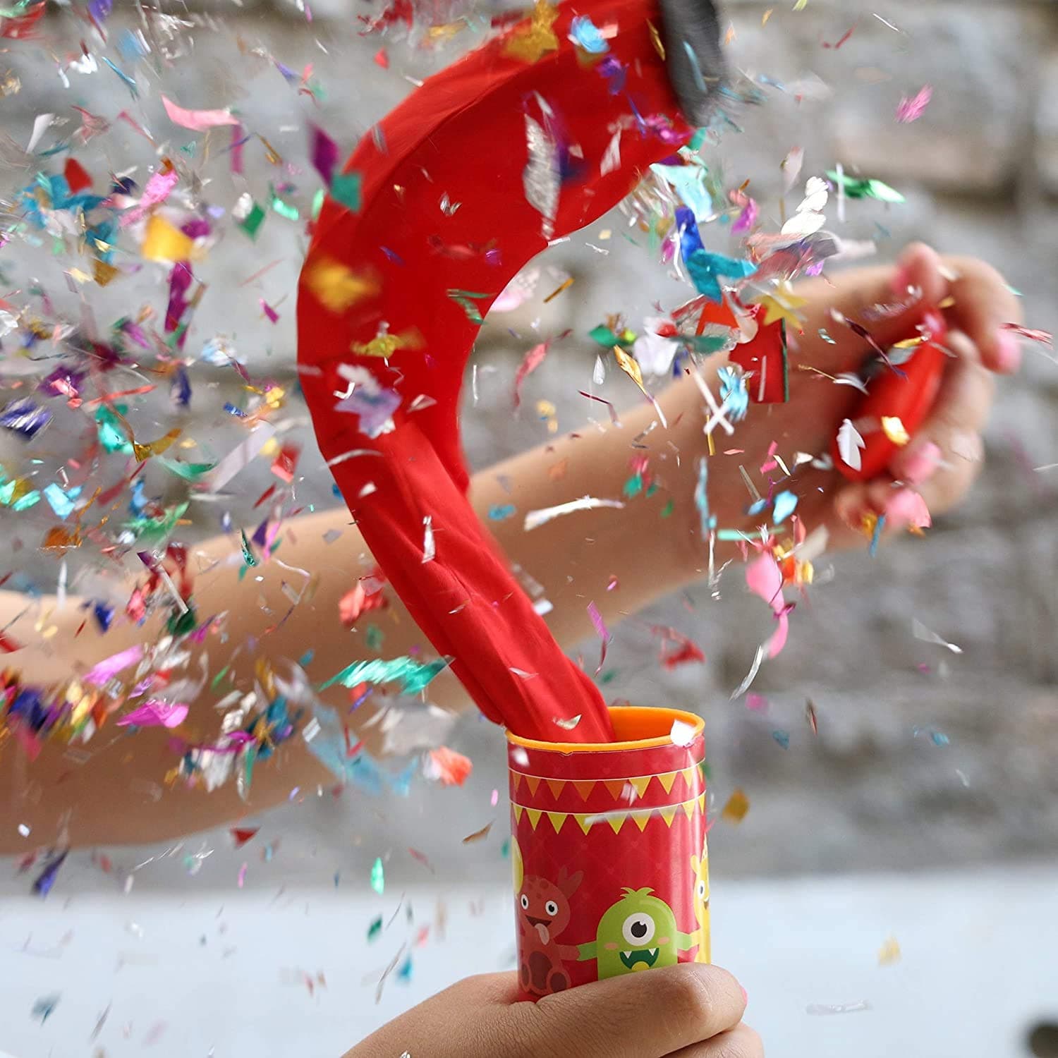 Oye Happy Glitter Bomb Party Popper Prank Item - Best Gift for Girlfriend/Boyfriend/Wife/Husband on Birthday/Anniversary (Funny Glitter Bomb)