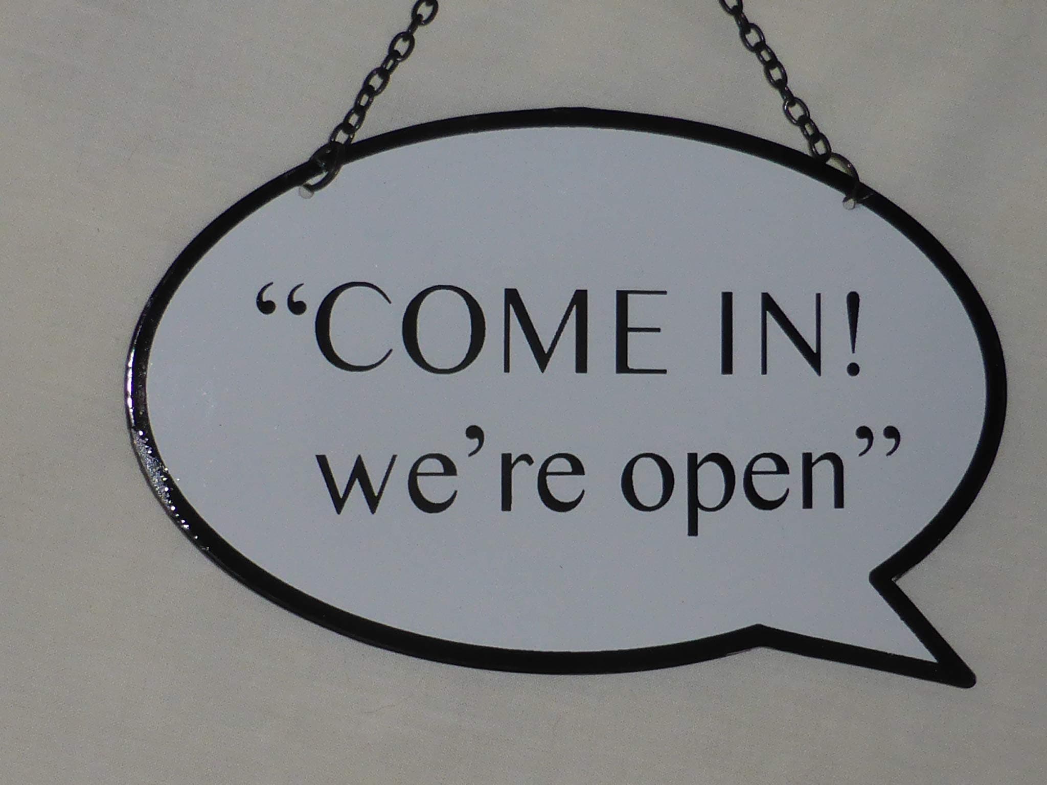 tiggys treasures SPEECH BUBBLE COME IN WE'RE OPEN SORRY WE'RE CLOSED 2 SIDED DOOR SIGN