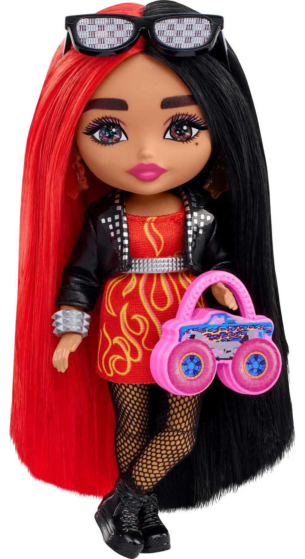 Barbie Extra Minis Set Rock Little Doll with Long Red and Black Hair and Flames Dress, Fashion Accessories and Stand, Toy +3 years old (Mattel HKP88)