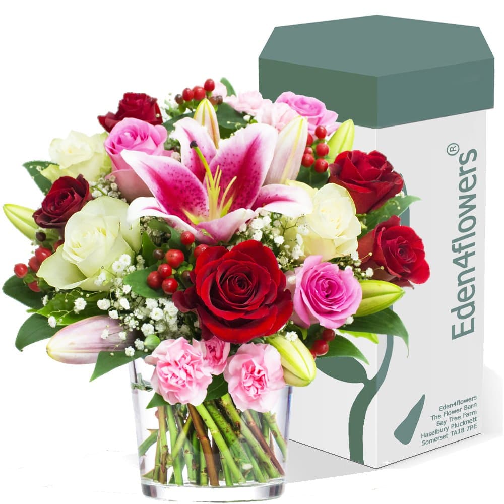 Eden4flowers STRAWBERRIES & CREAM BOUQUET - Exclusive Summer Bouquets of Fresh Flowers