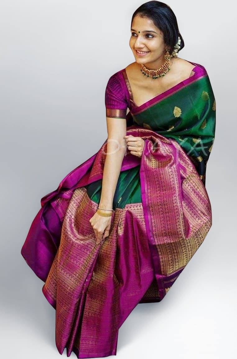 Women's Adorable Kanjivaram Soft Silk Saree With Blouse Piece