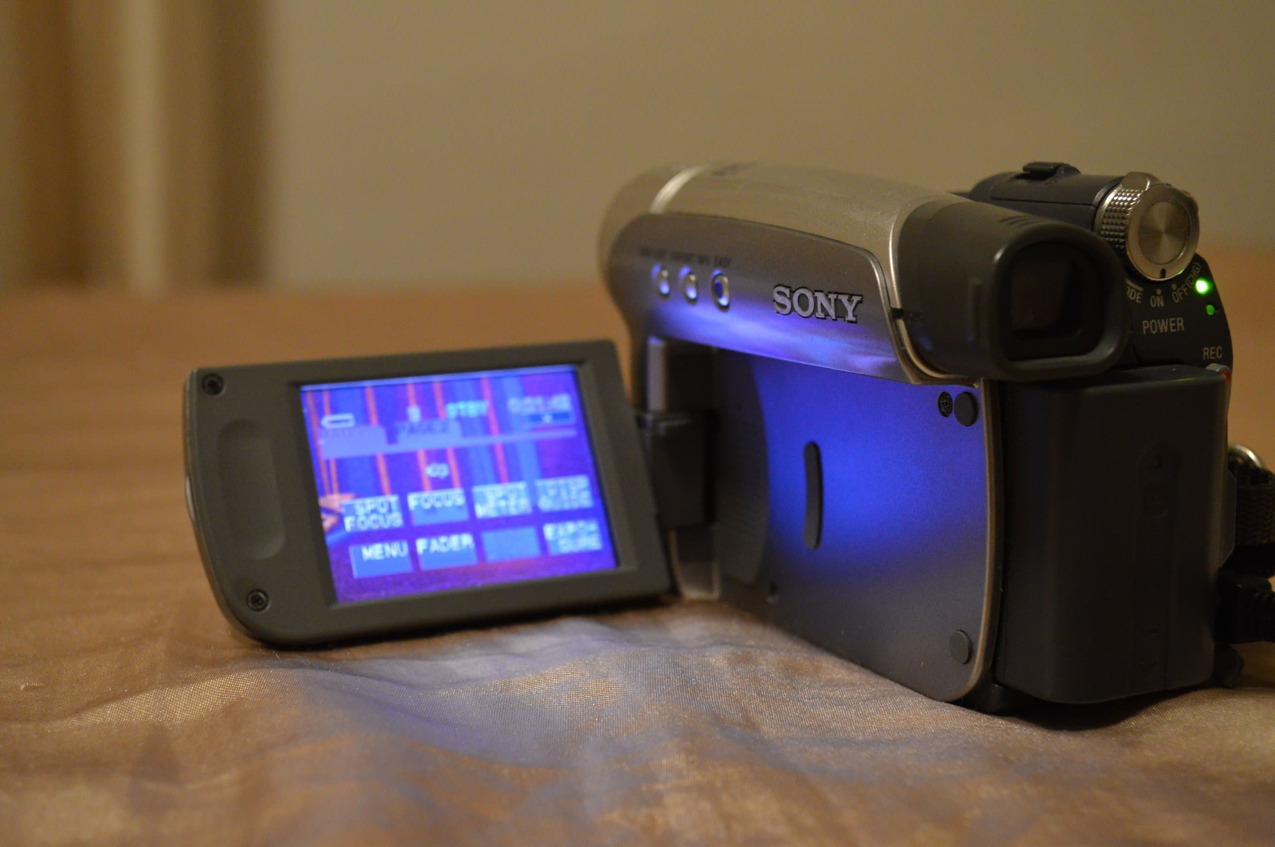 Sony DCR-HC27 Handycam Mini DV Camcorder