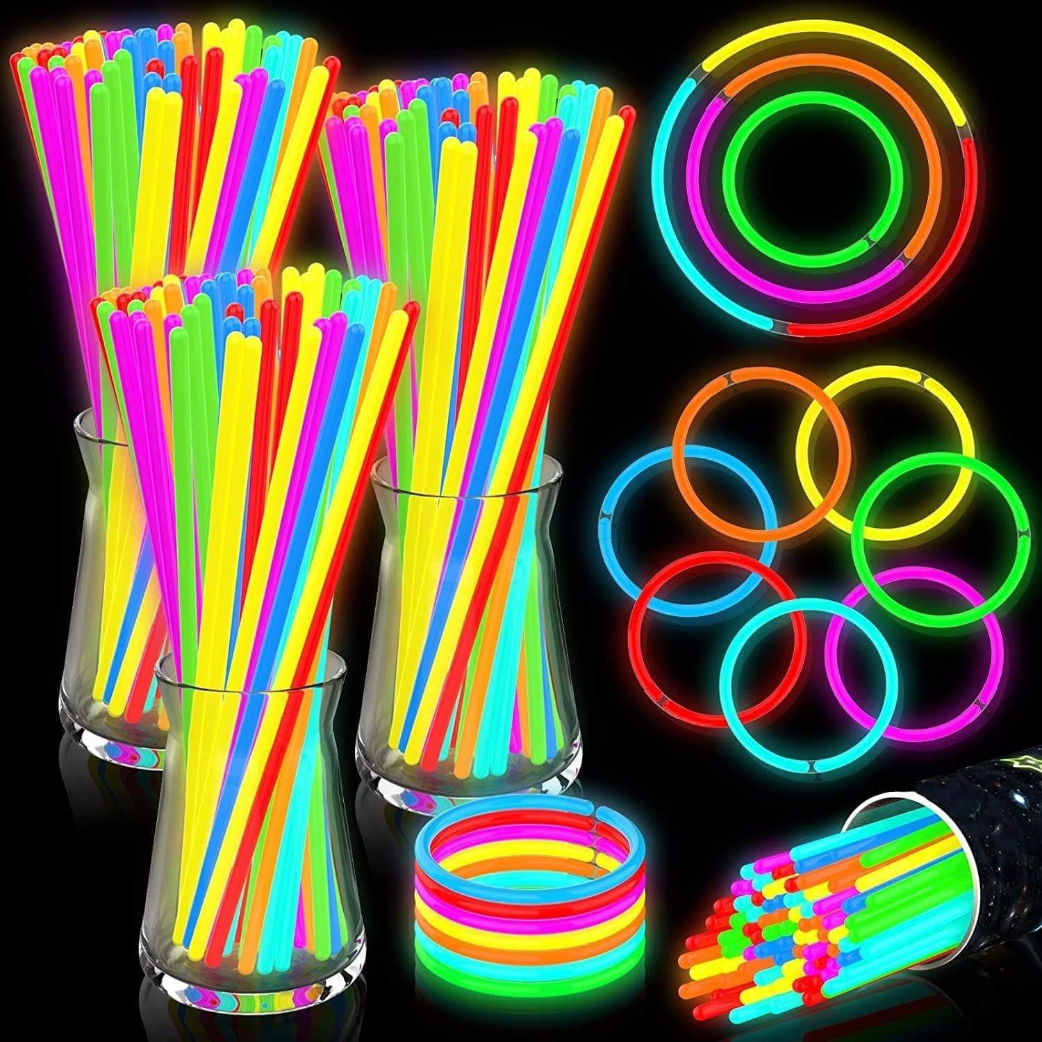 Mumoo Bear 300PCS Glow Sticks, Glowsticks Party Packs, Party Bag Fillers with Bracelet Connectors, Premium Glow Neon Necklaces for Kids Dark Party Supplies,Wedding,Festival,Halloween Decoration