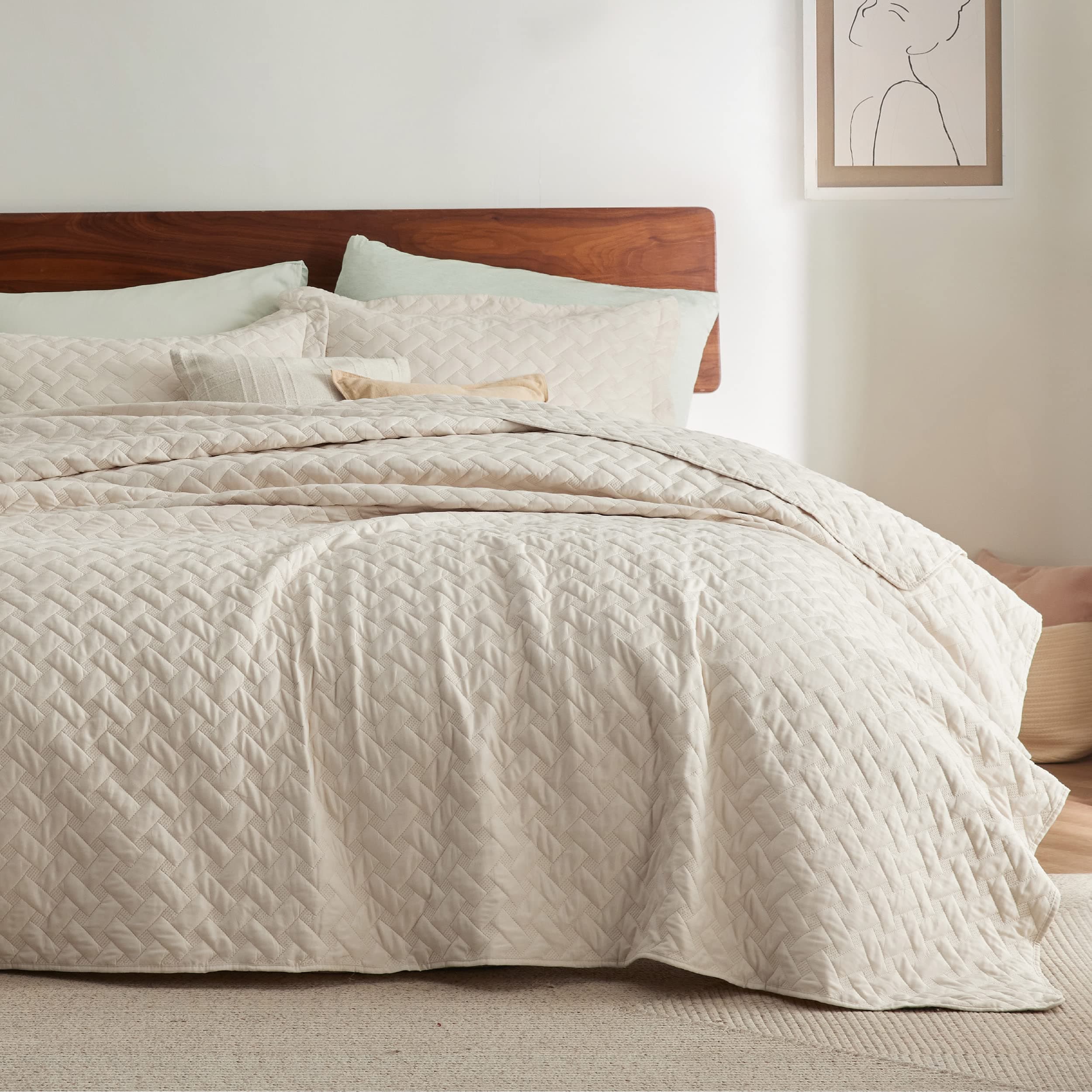 Bedsure Quilts Queen Size - Lightweight Bedspreads Queen Size with Basket Weave Pattern, Soft Quilt Bedding Set, Beige Comforter Set Coverlet for All Seasons with 2 Pillow Shams (90" x 96") | Skin-Friendly Soft, All-Season Comfort, Breathable, Lightweight, Machine Washable