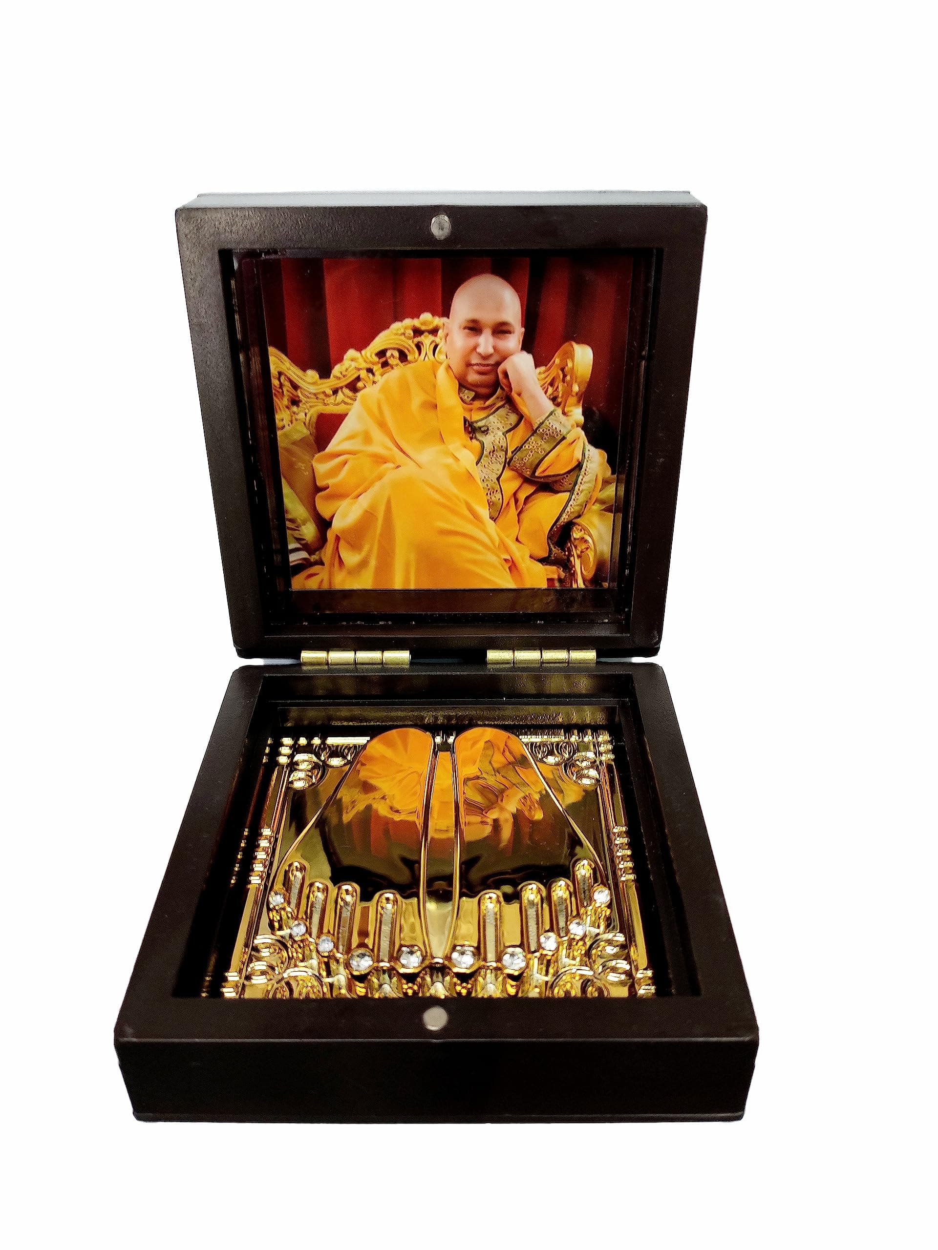 MAPLE Guru Ji Charan Paduka |Guruji Swaroop Wooden Gold Plated | Guru Ji Devotional Charan Paduka | Guru Ji Prayer Box With Mahadev And Waheguru | Has Divine Fragrance (Small Size)