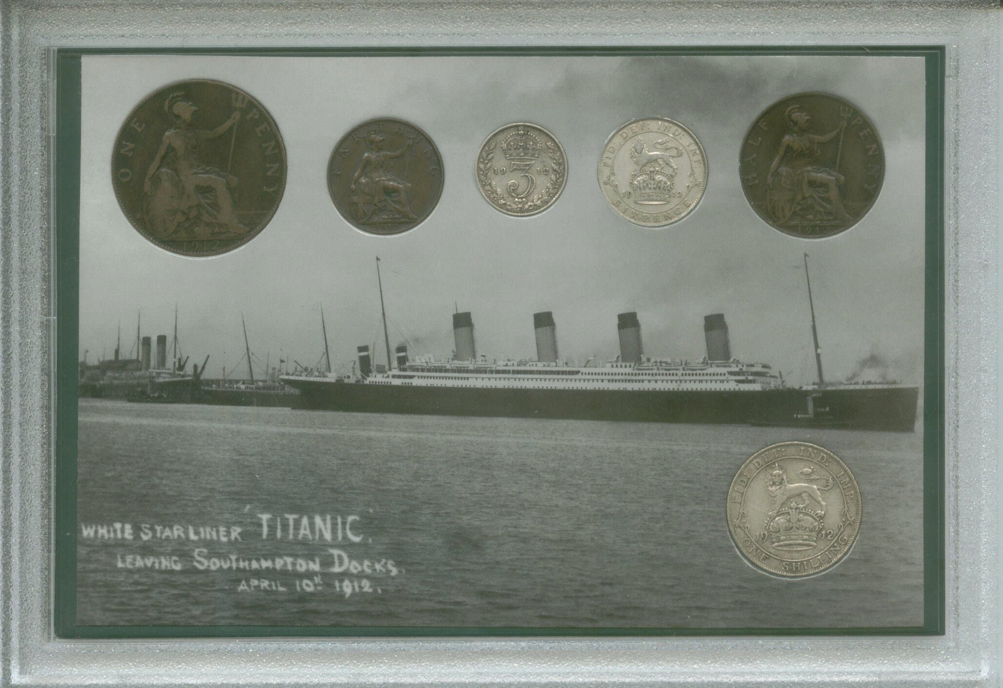 The Sinking of the RMS Titanic (Maiden Voyage Commemorative) Present Antique Coin Gift Display Set 1912