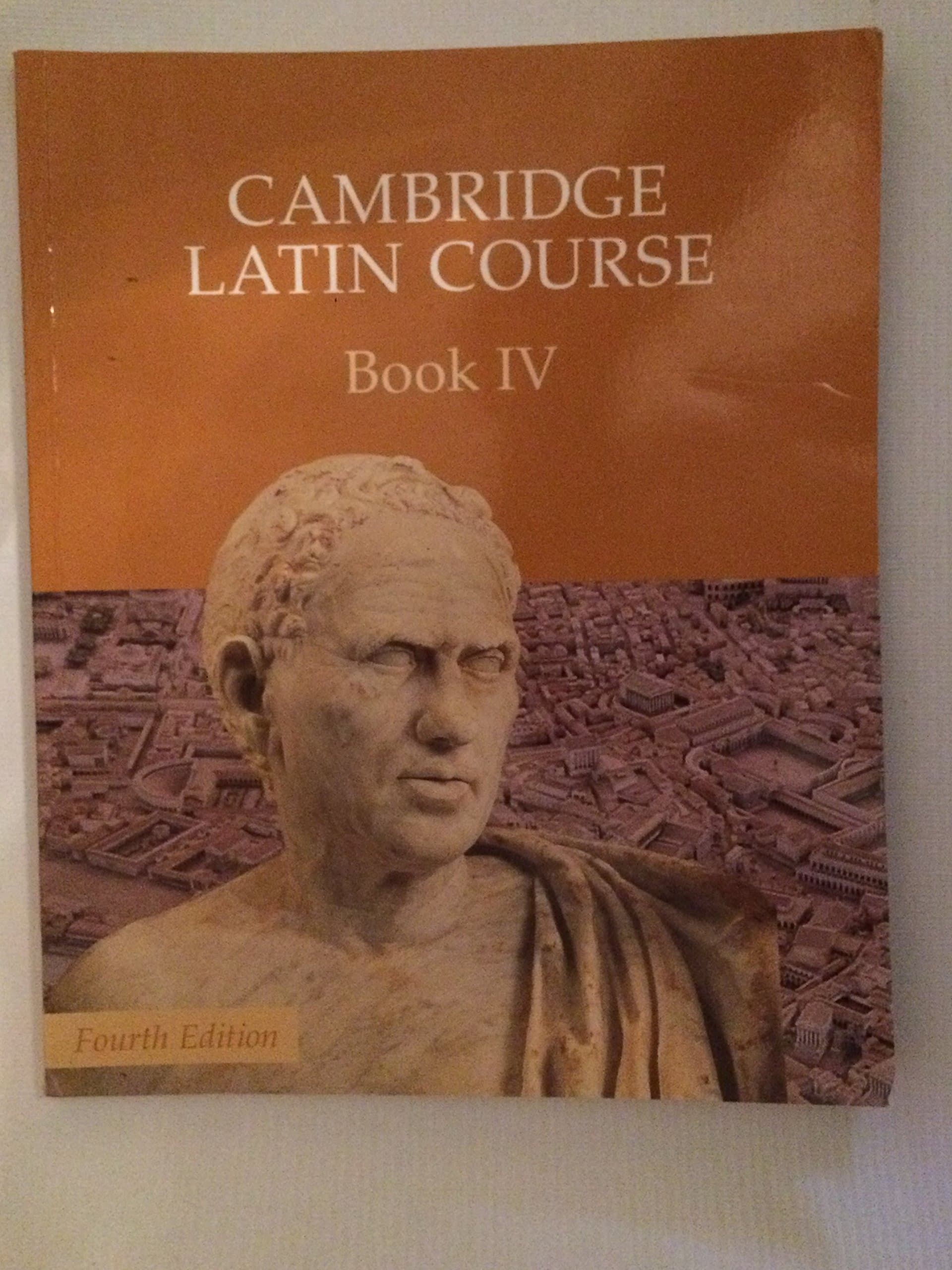 Cambridge Latin Course Book 4 Student's Book 4th Edition: 04