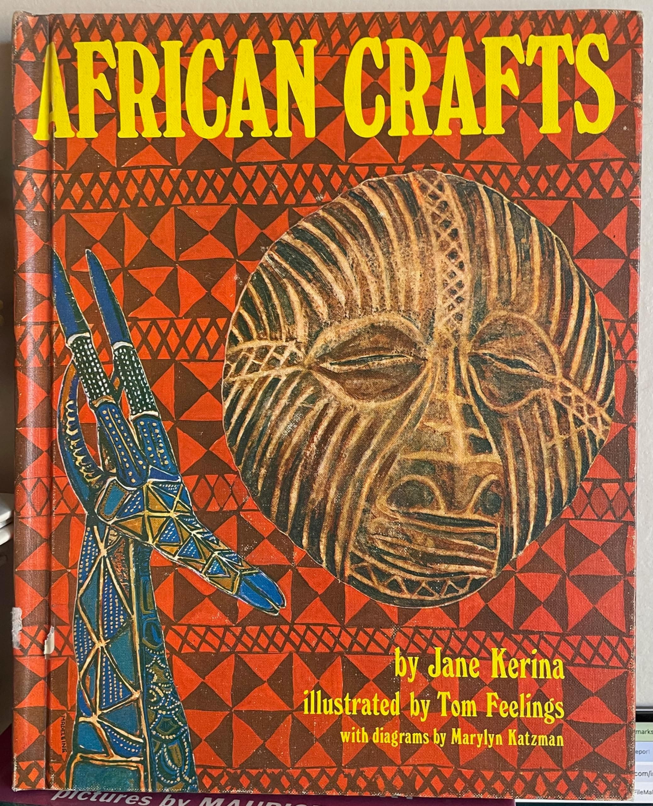 African crafts Unknown Binding – January 1, 1970
