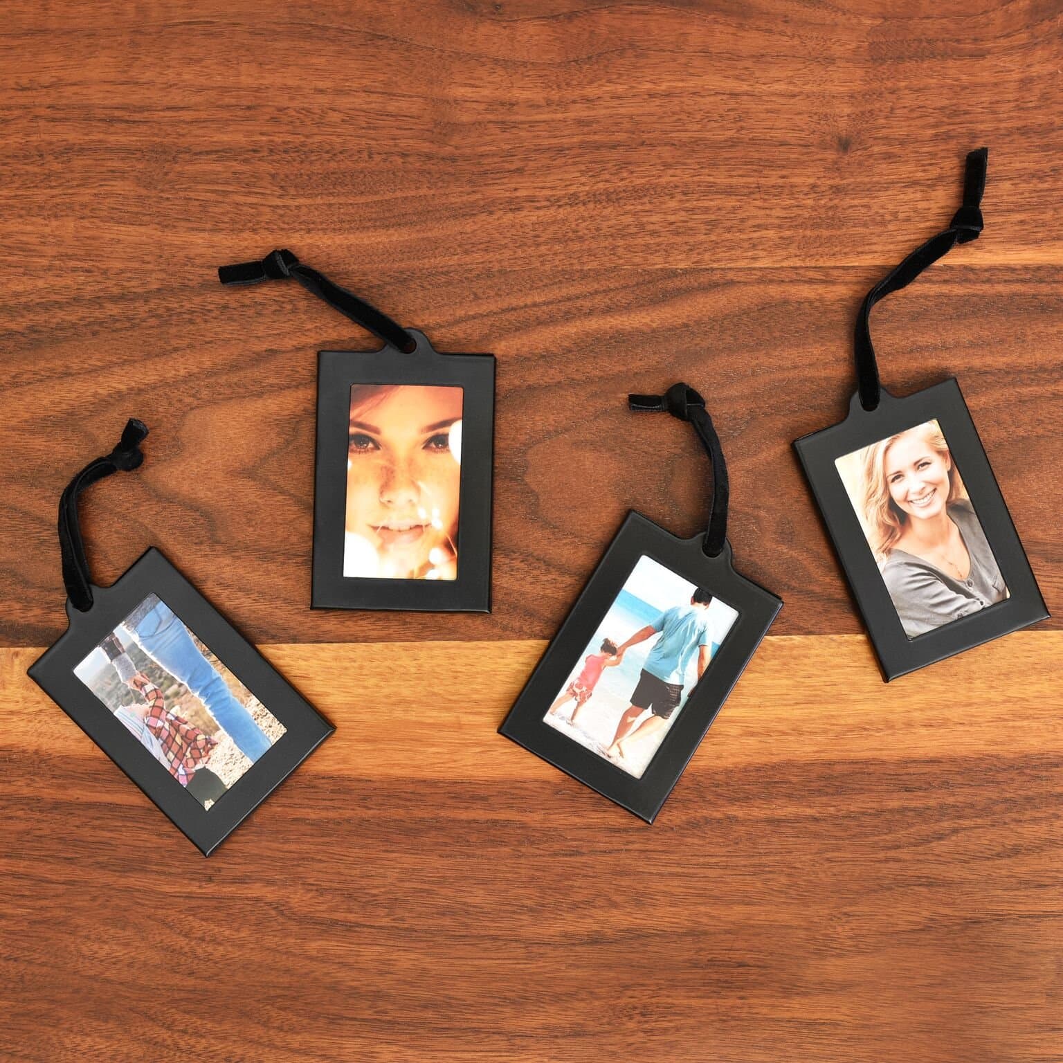 Set of 4 Extra Small Black Hanging Frames For Photo Picture Tree Display