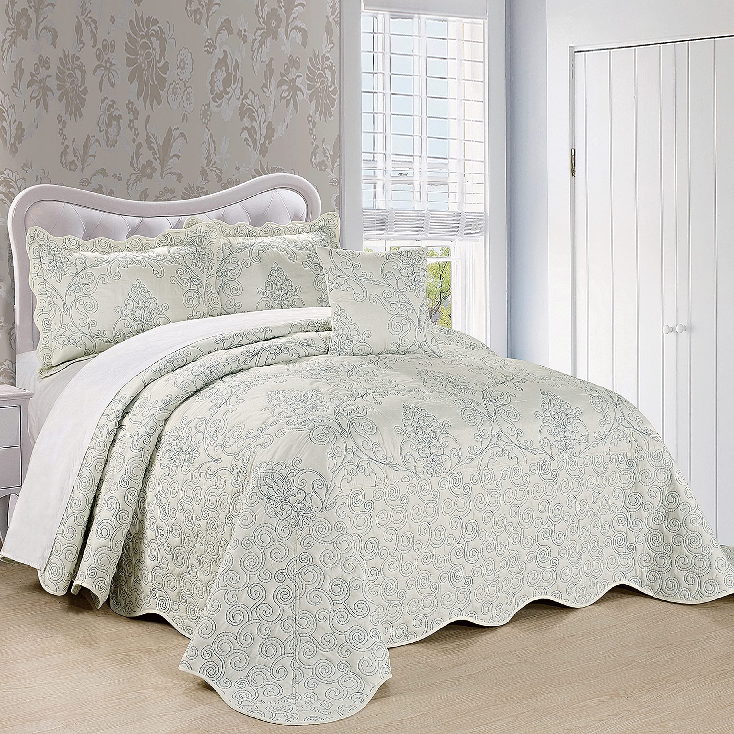 Home Soft Things Serenta Damask 4 Piece Bedspread Set, Queen, Antique White